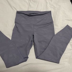 90 Degrees Lilac Camo Leggings / Medium